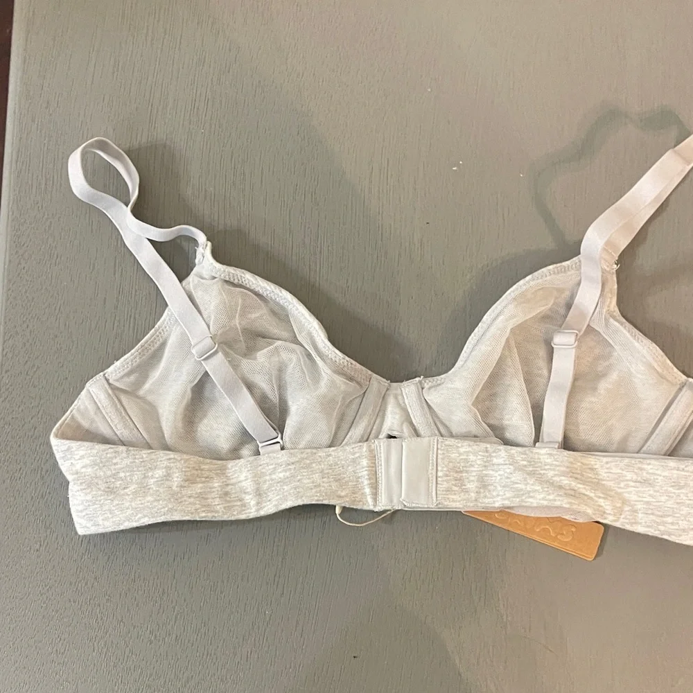 SKIMS Light Gray Underwire Bra - Picture 2 of 2
